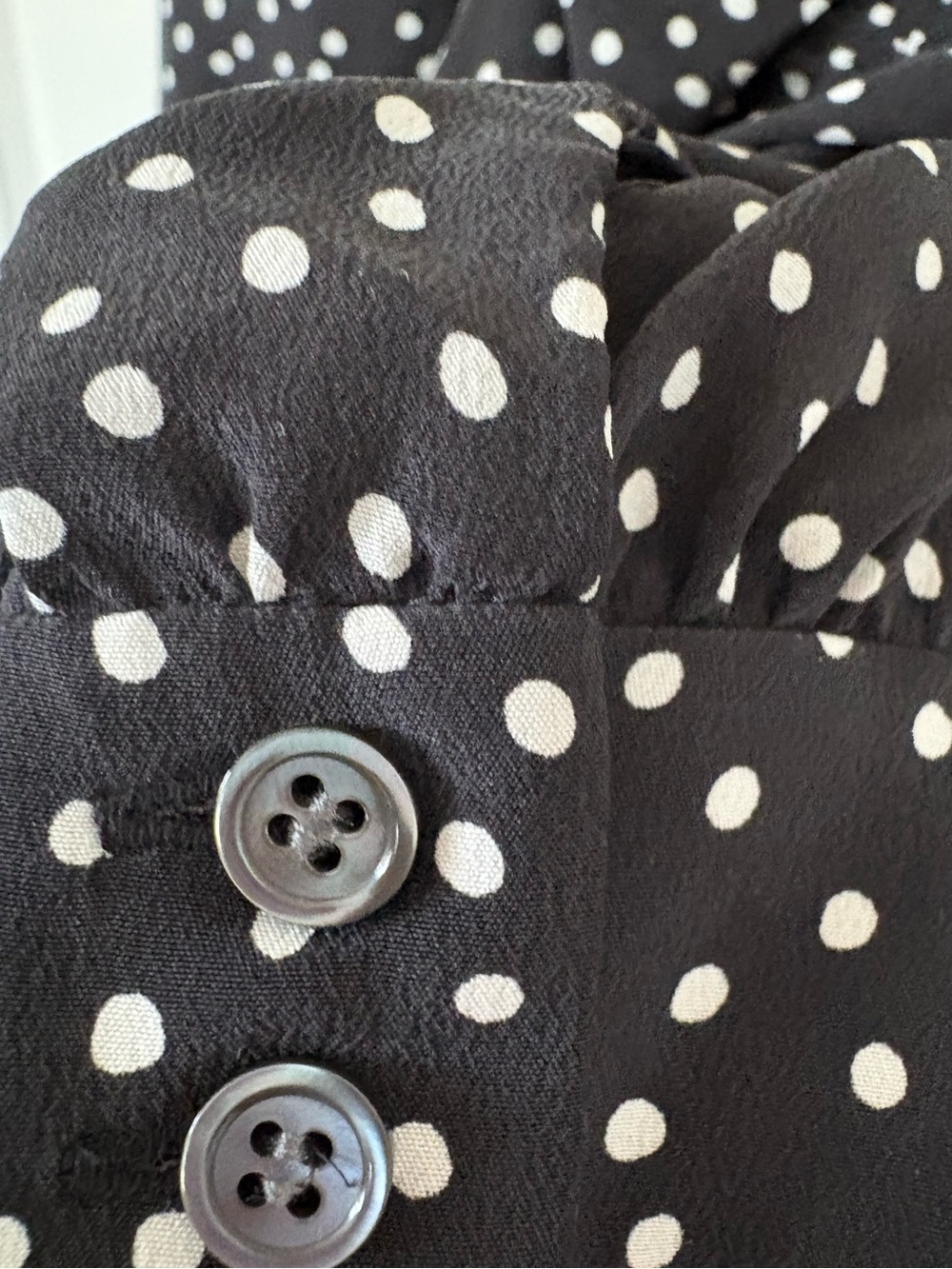 FRAME The Gillian 100% Silk Polka Dot Ruffle Sleeve Blouse Noir Multi Medium - Picture 7 of 7
